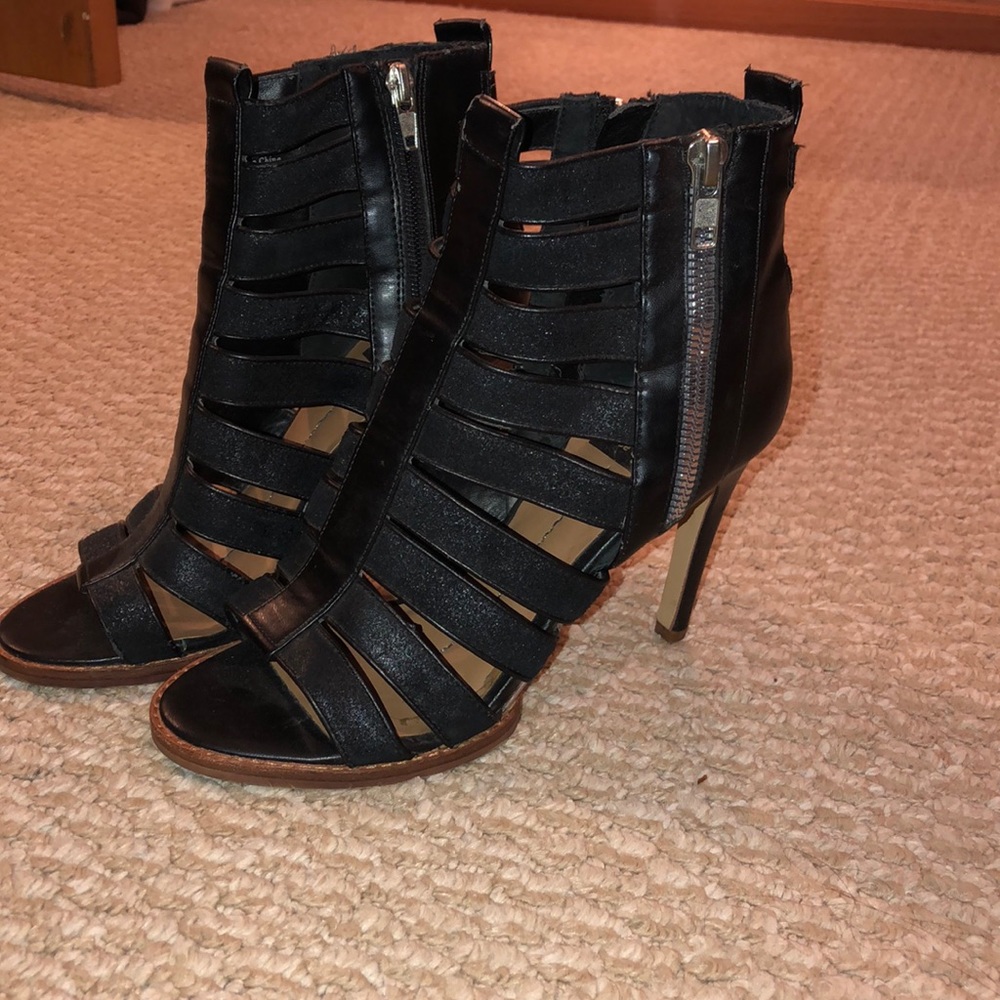 Caged zipper sandal heel